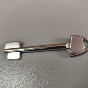 LLAVE AGA 17G EN BRUTO PARA CERRADURA DE CAJA FUERTE