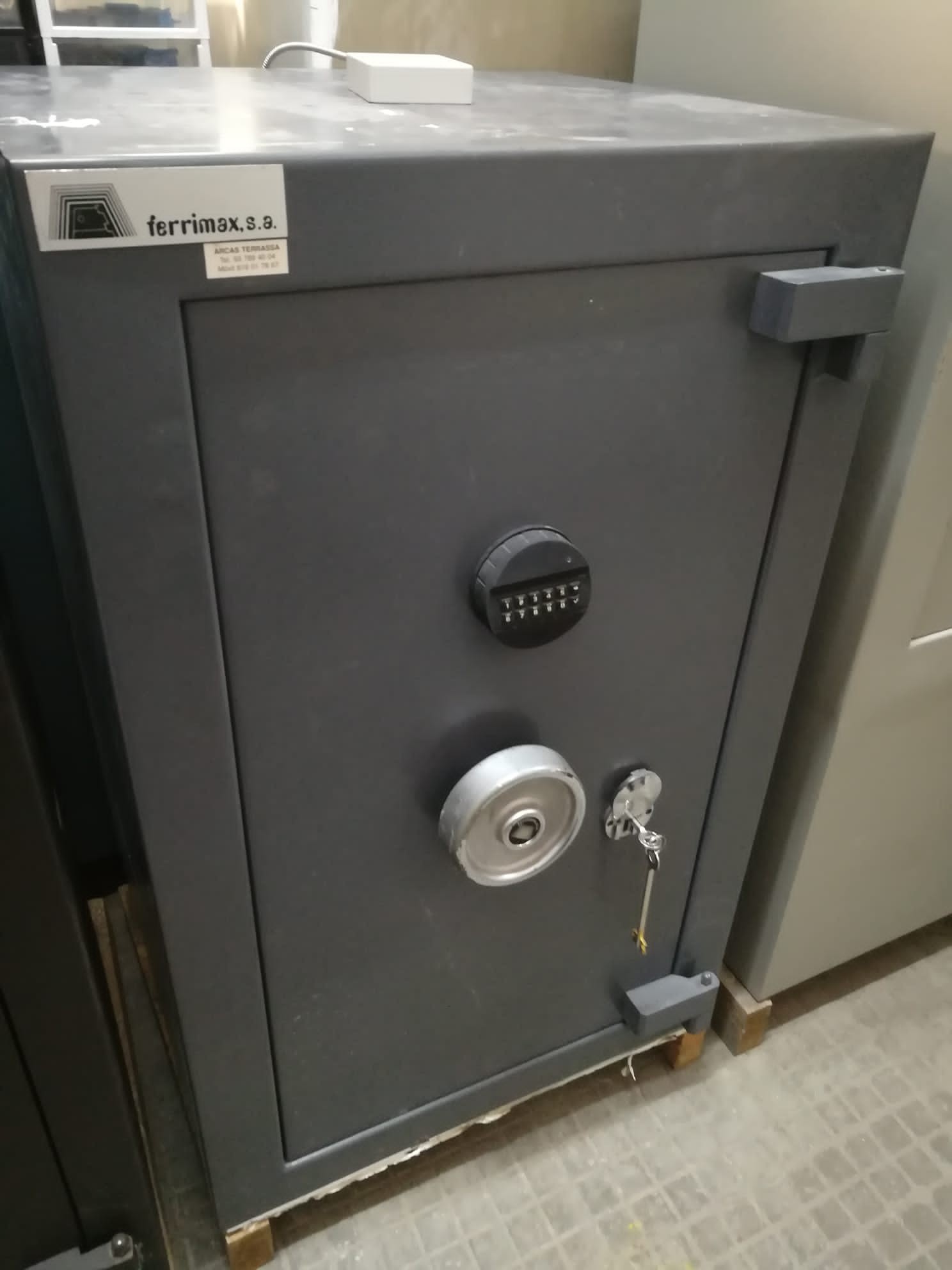 CAJA FUERTE FERRIMAX CF-815 SEGUNDA MANO 1 CAJA FUERTE FERRIMAX CF-815 SEGUNDA MANO