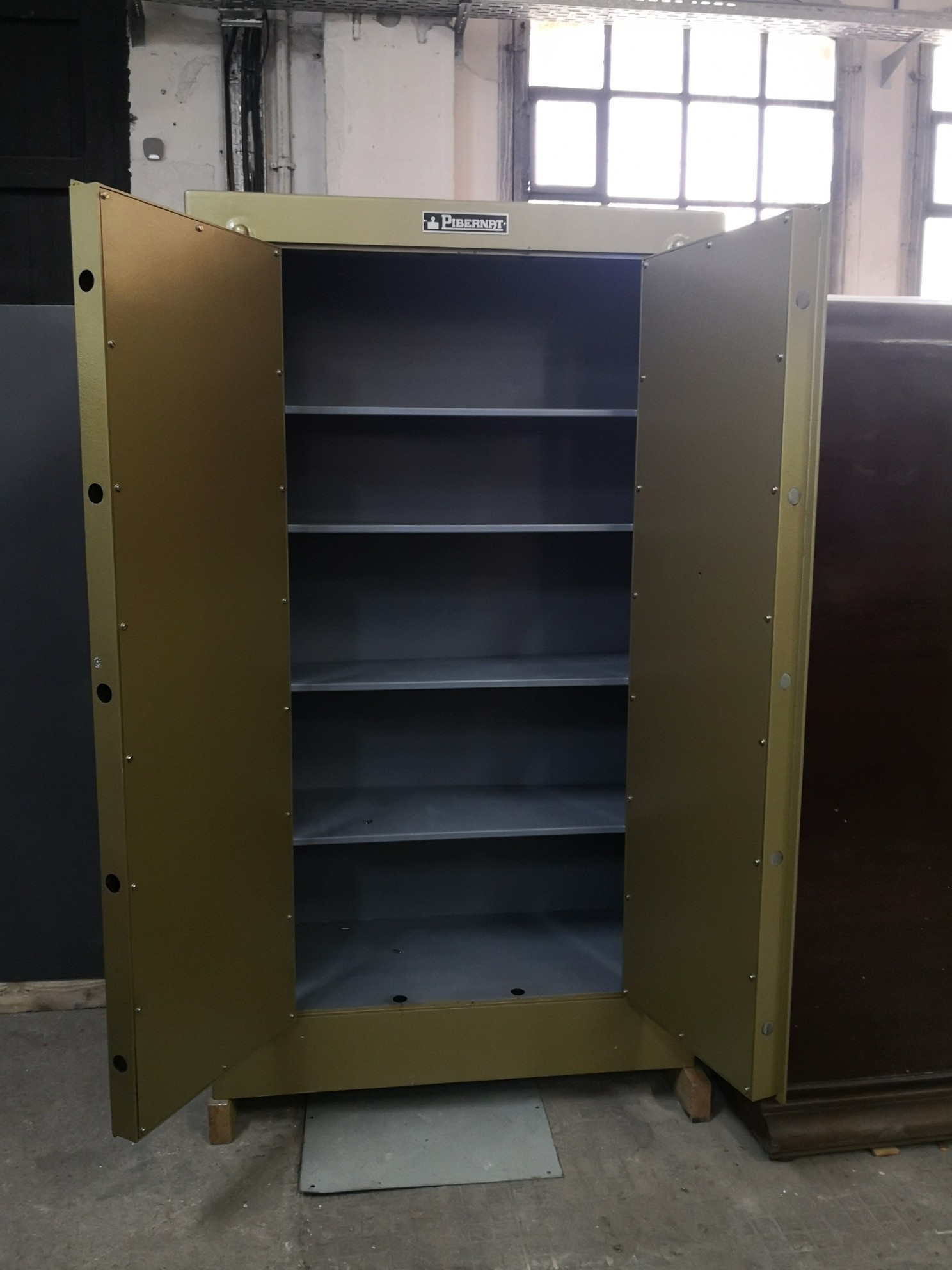 ARMARIO IGNIFUGO Y DE SEGURIDAD PIBERNAT 4 ARMARIO IGNIFUGO Y DE SEGURIDAD PIBERNAT