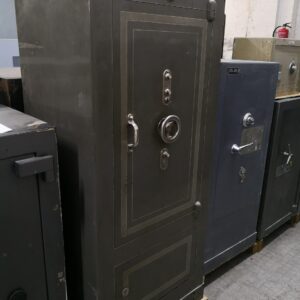 CAJA FUERTE SOLER CON PIE ANTIGUA