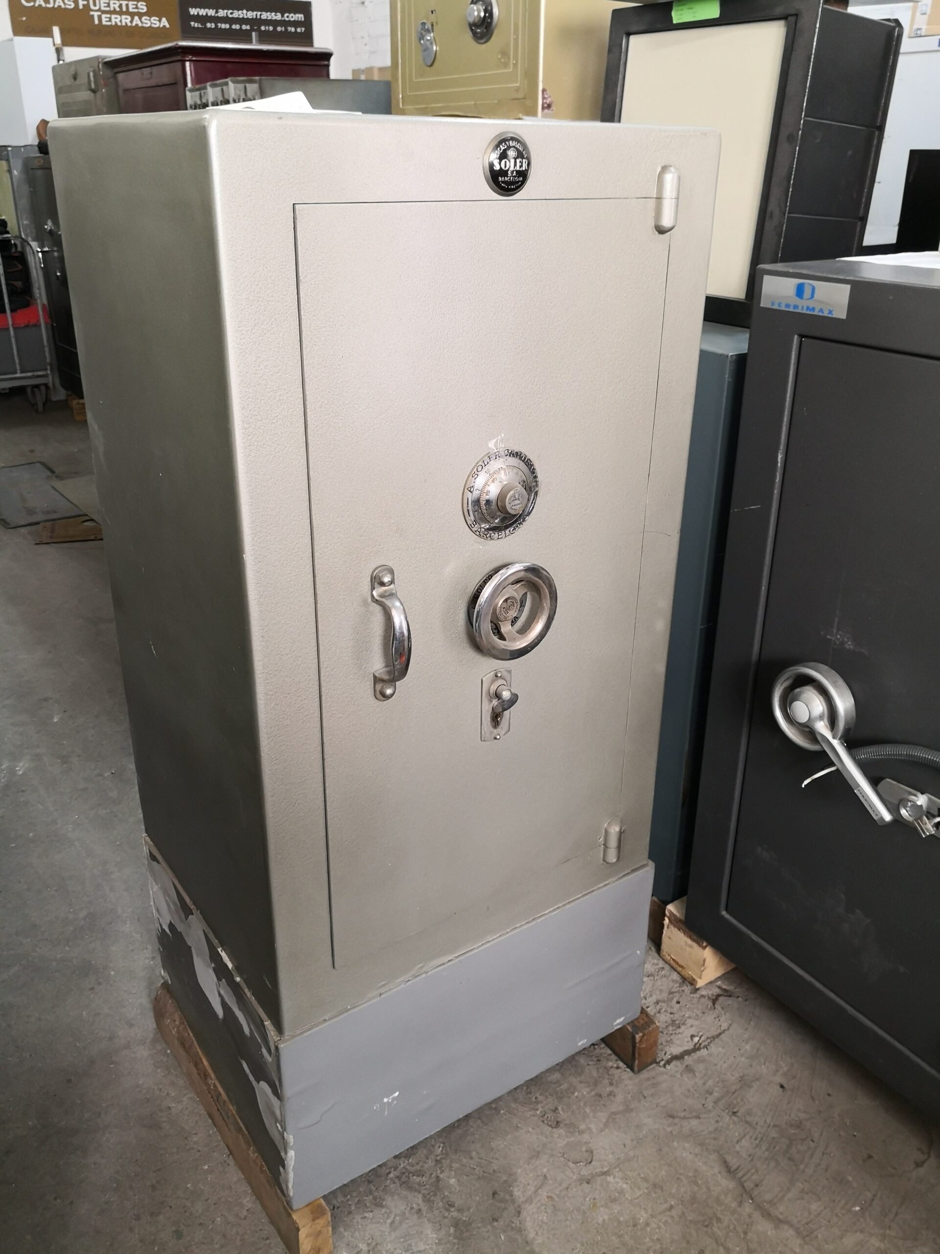 CAJA FUERTE SOLER ANTIGUA 2 CAJA FUERTE SOLER ANTIGUA