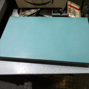 Estante con secreter camuflado y cerradura