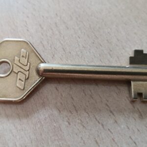 COPIA 2 LLAVES PRINCIPAL CAJA OLLE SERIE 2000