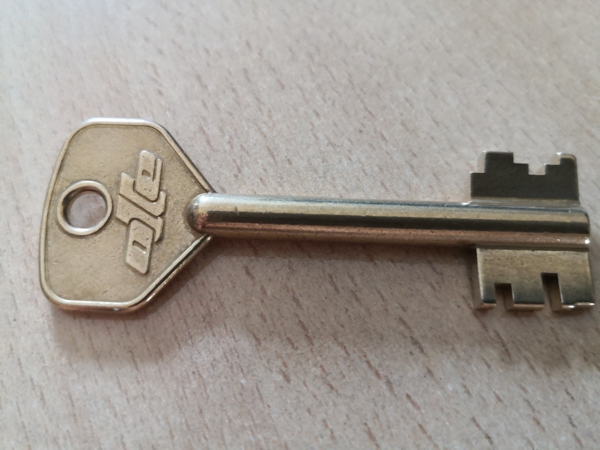 COPIA 2 LLAVES PRINCIPAL CAJA OLLE SERIE 2000