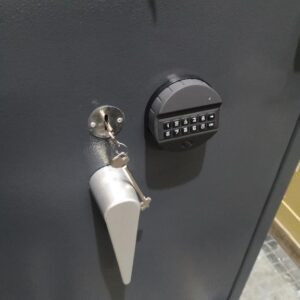 INSTALACION CERRADURAS ELECTRONICAS EN CAJAS FUERTES