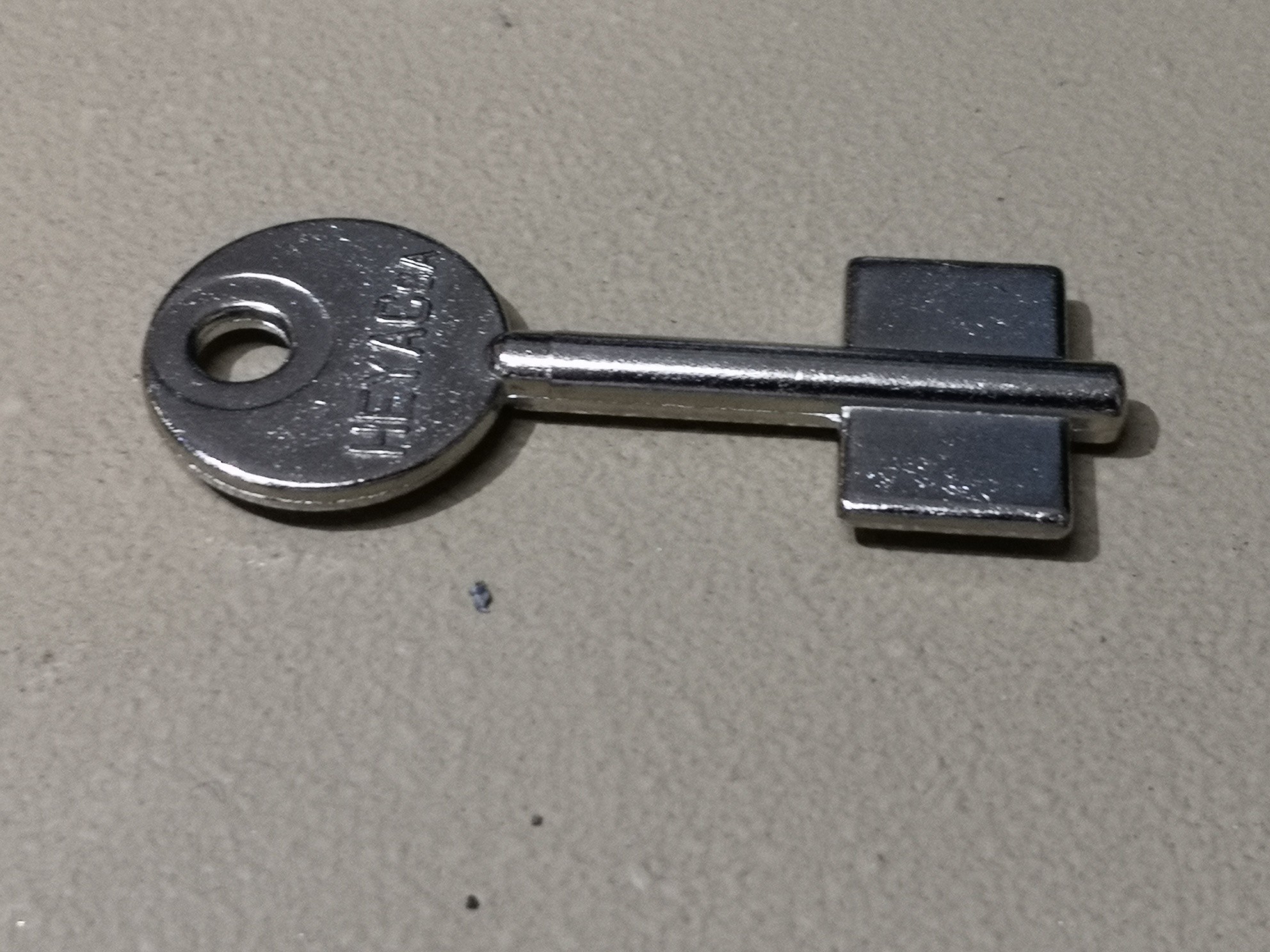 LLAVES EN BRUTO CERRADURAS HEYACSA CORTA