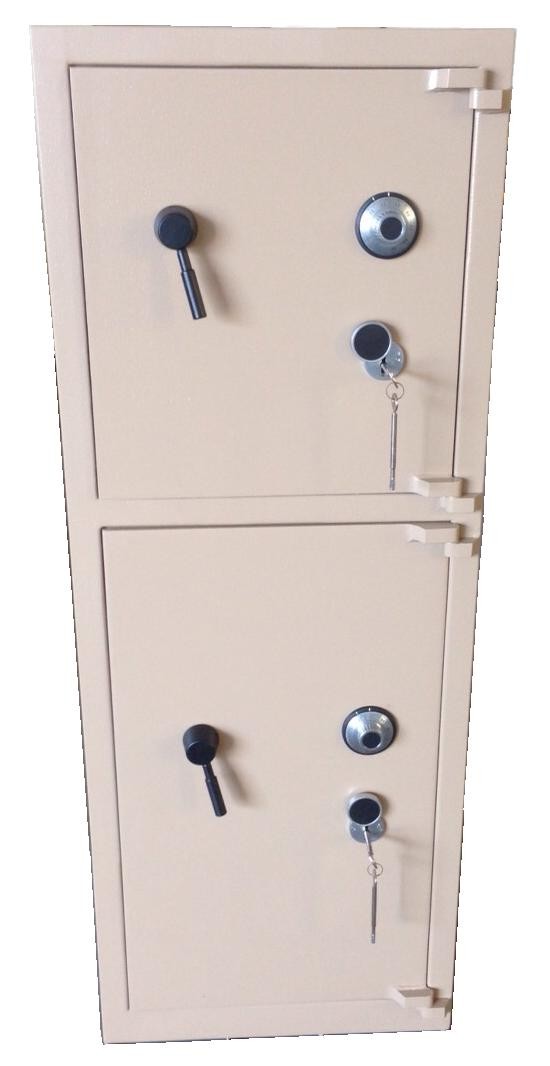 CAJA FUERTE CON DOS PUERTAS FABRICACION ESPECIAL