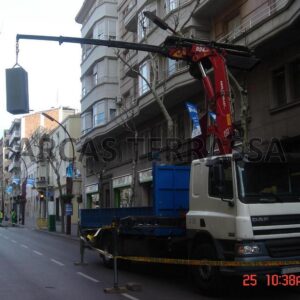 Retirada de cajas fuertes en pisos, sótanos, por la ventana mediante camino o sin maquinaria