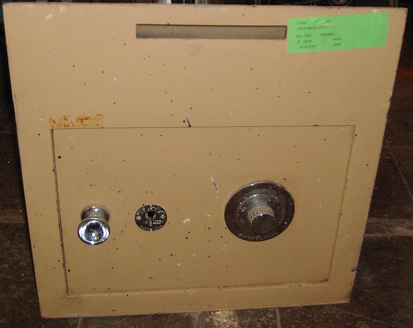 SOLER MURAL CON BUZON FRONTAL