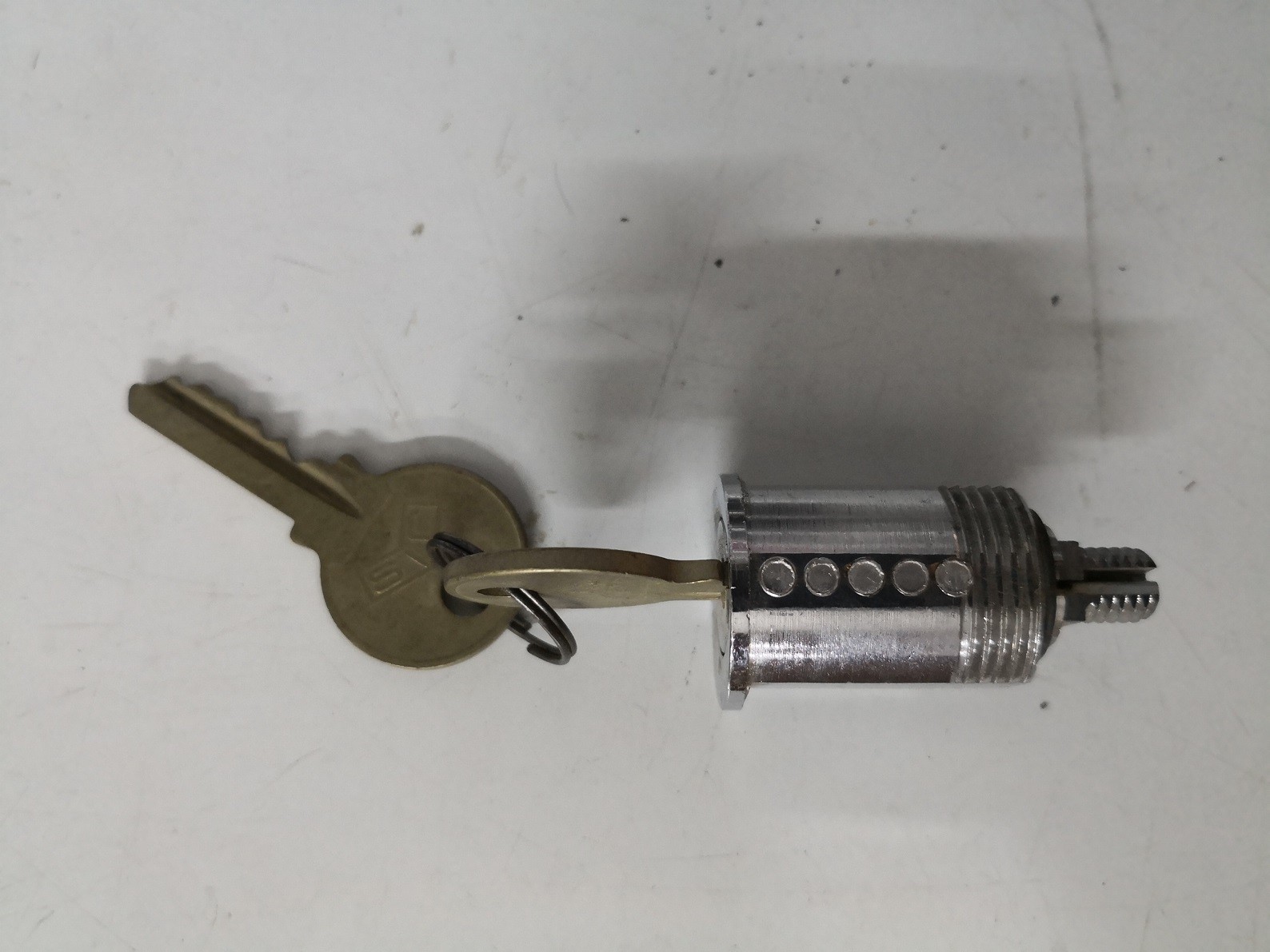 CERRADURA JIS LLAVE SERRETA