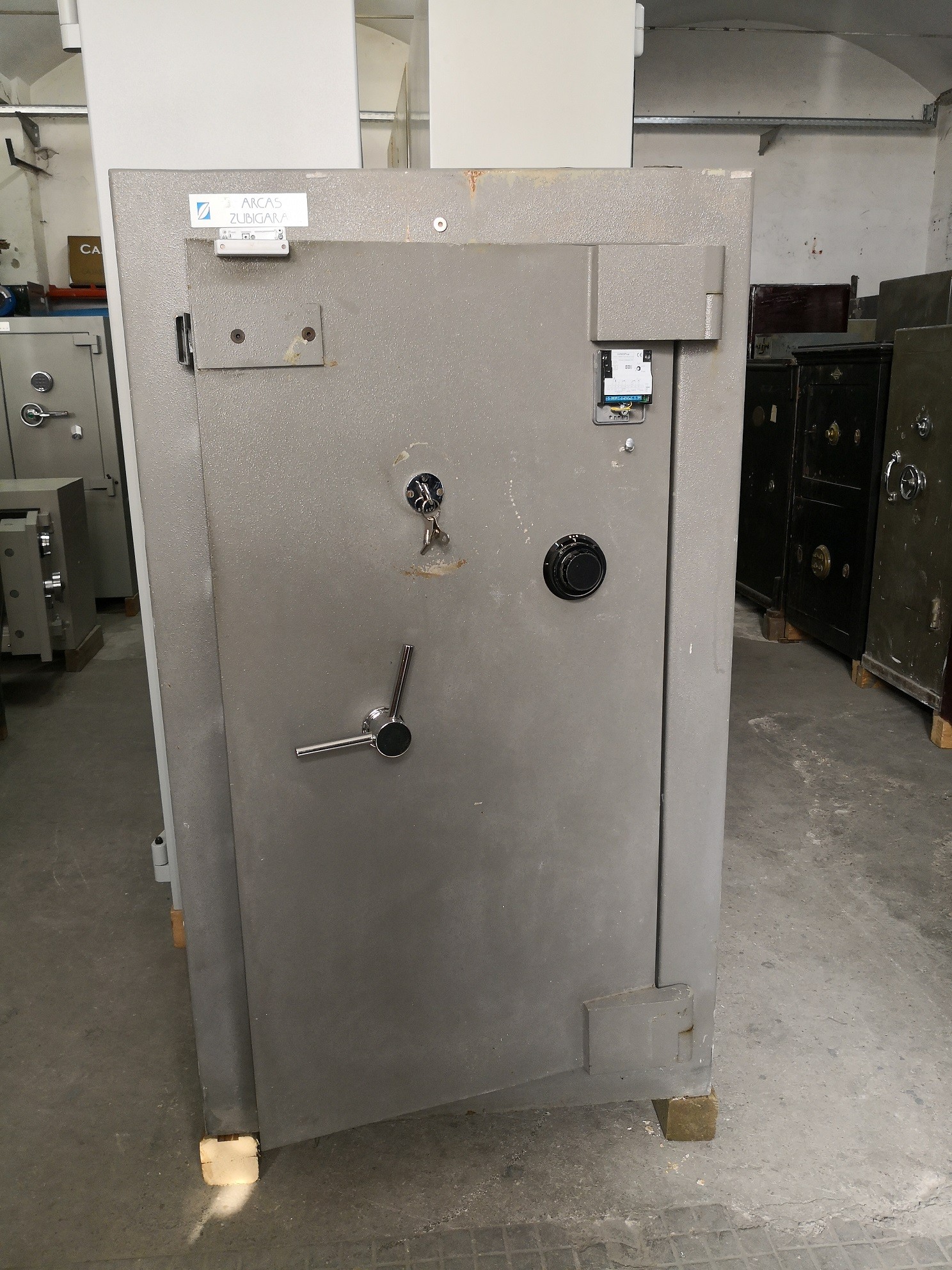 CAJA FUERTE ZUBIGARAY CSB 7505 1 CAJA FUERTE ZUBIGARAY CSB 7505 DE SEGUNDA MANO / OCASIÓN. ALTA SEGURIDAD. CON COMPARTIMENTO INTERIOR