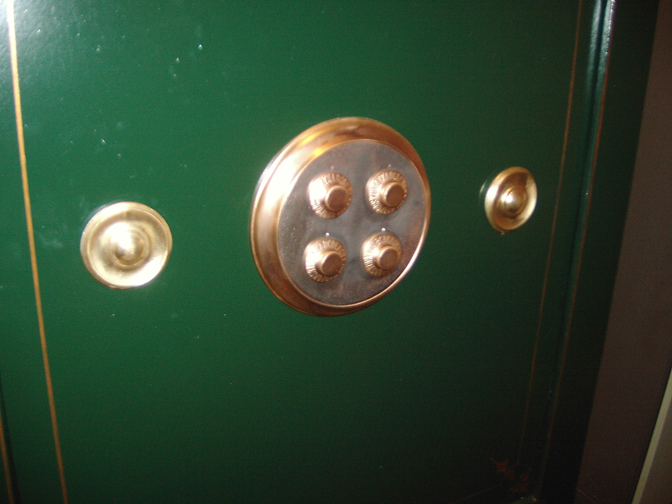 RESTAURACIÓN DE CAJAS FUERTES