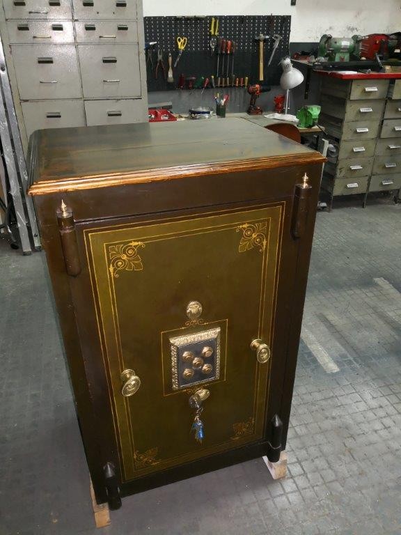 RESTAURACIÓN DE CAJAS FUERTES