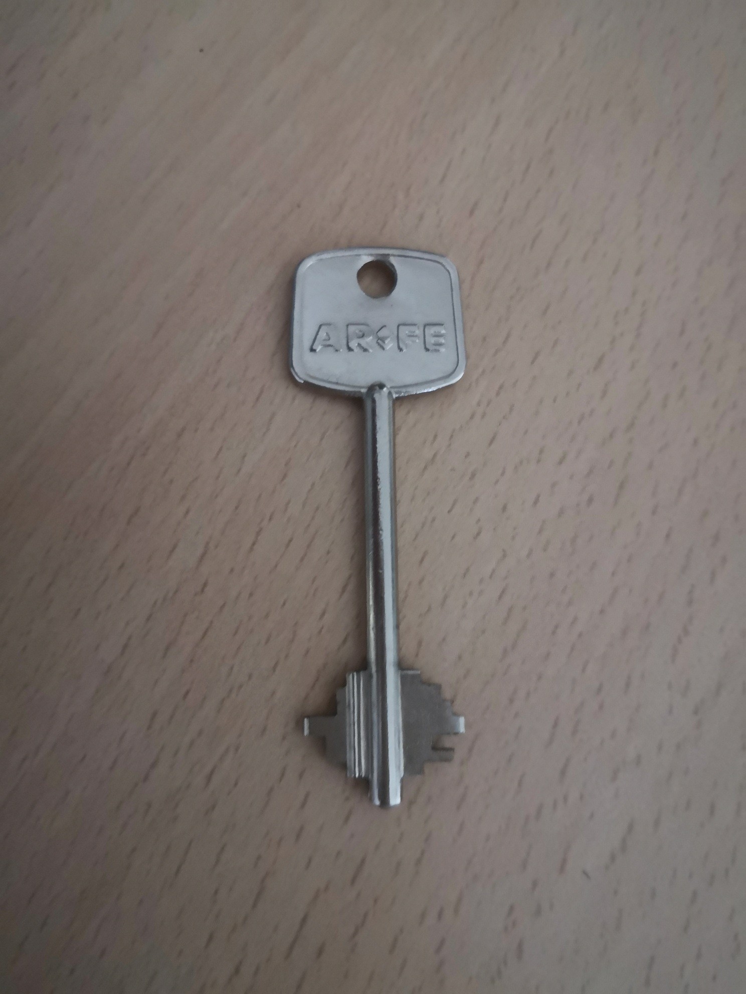 COPIA LLAVE DE EMERGENCIA PARA CAJAS ARFE