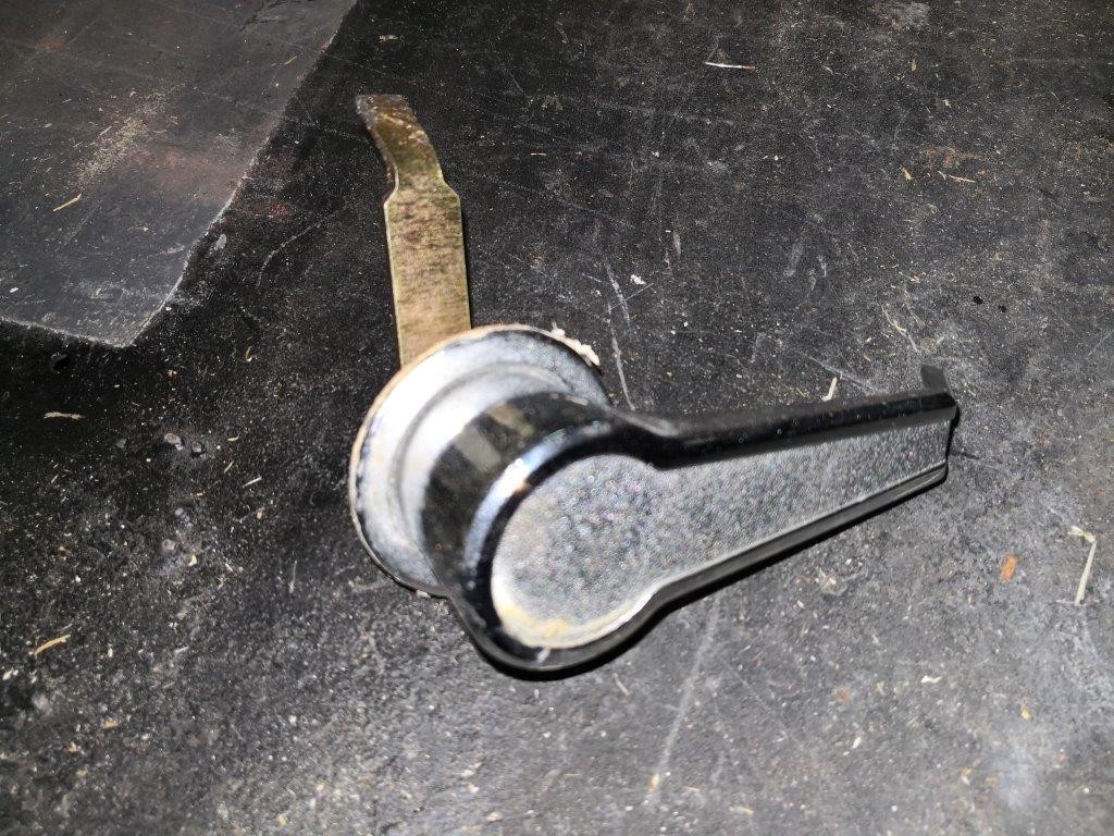 Maneta caja fuerte Arfe antigua