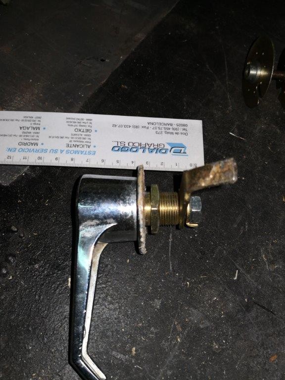 Maneta caja fuerte Arfe antigua