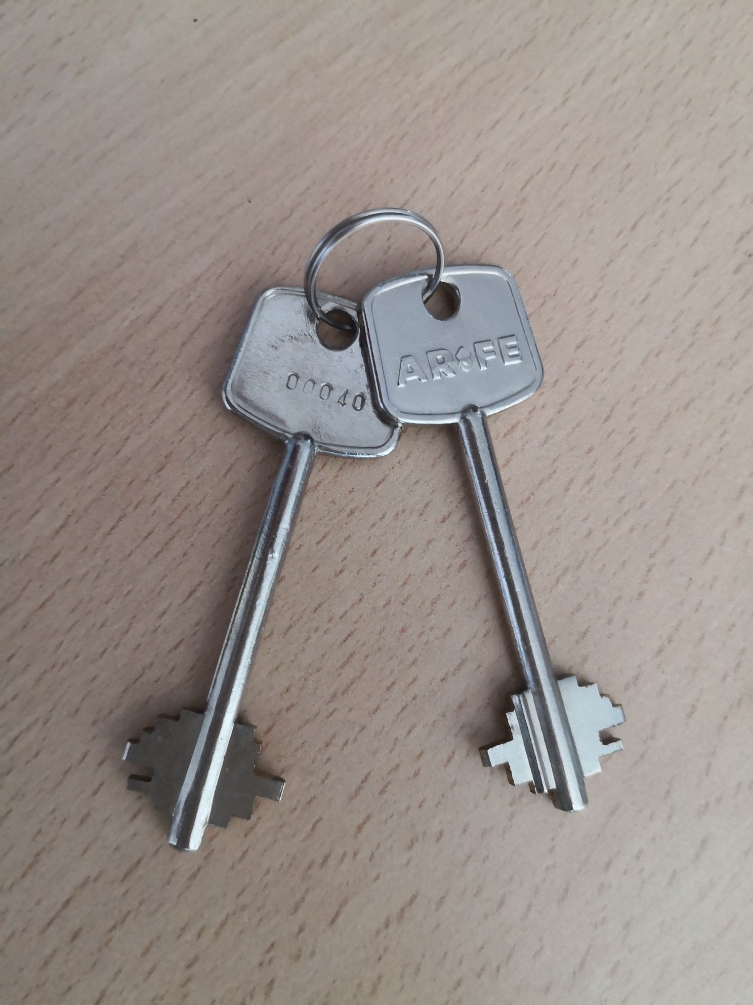 COPIA LLAVE DE EMERGENCIA PARA CAJAS ARFE