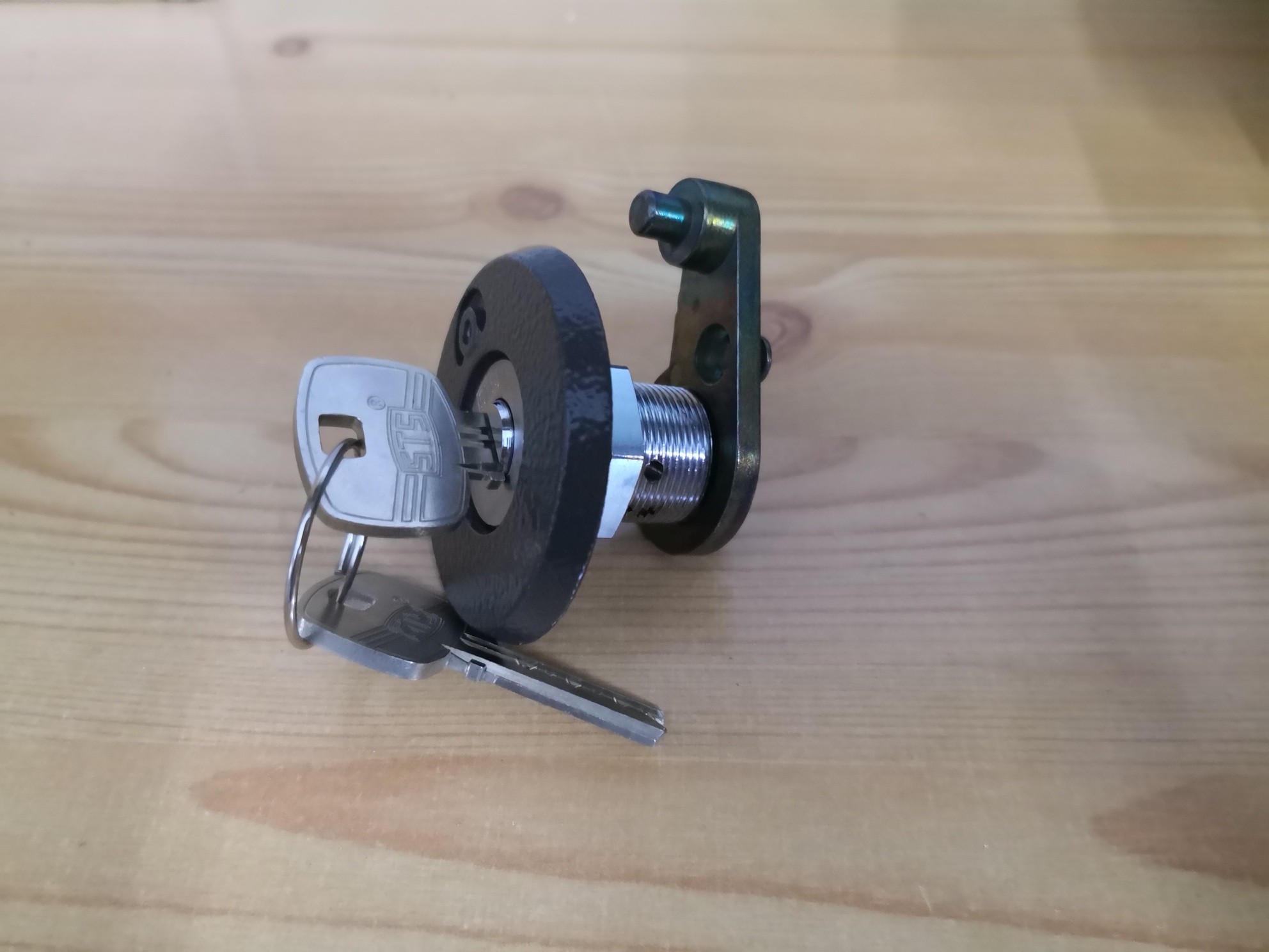 KIT SUSTITUCION DE CERRADURA GORJAS POR LLAVE DE PUNTOS