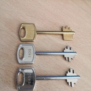 Copias de llaves juego completo Arregui (2 llaves + 1 emergencia) para cajas fuertes Arregui electrónicas con la numeración