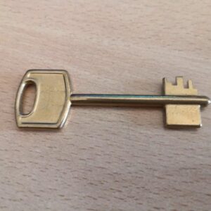 Copia de llave de emergencia Arregui para cajas fuertes electrónicas