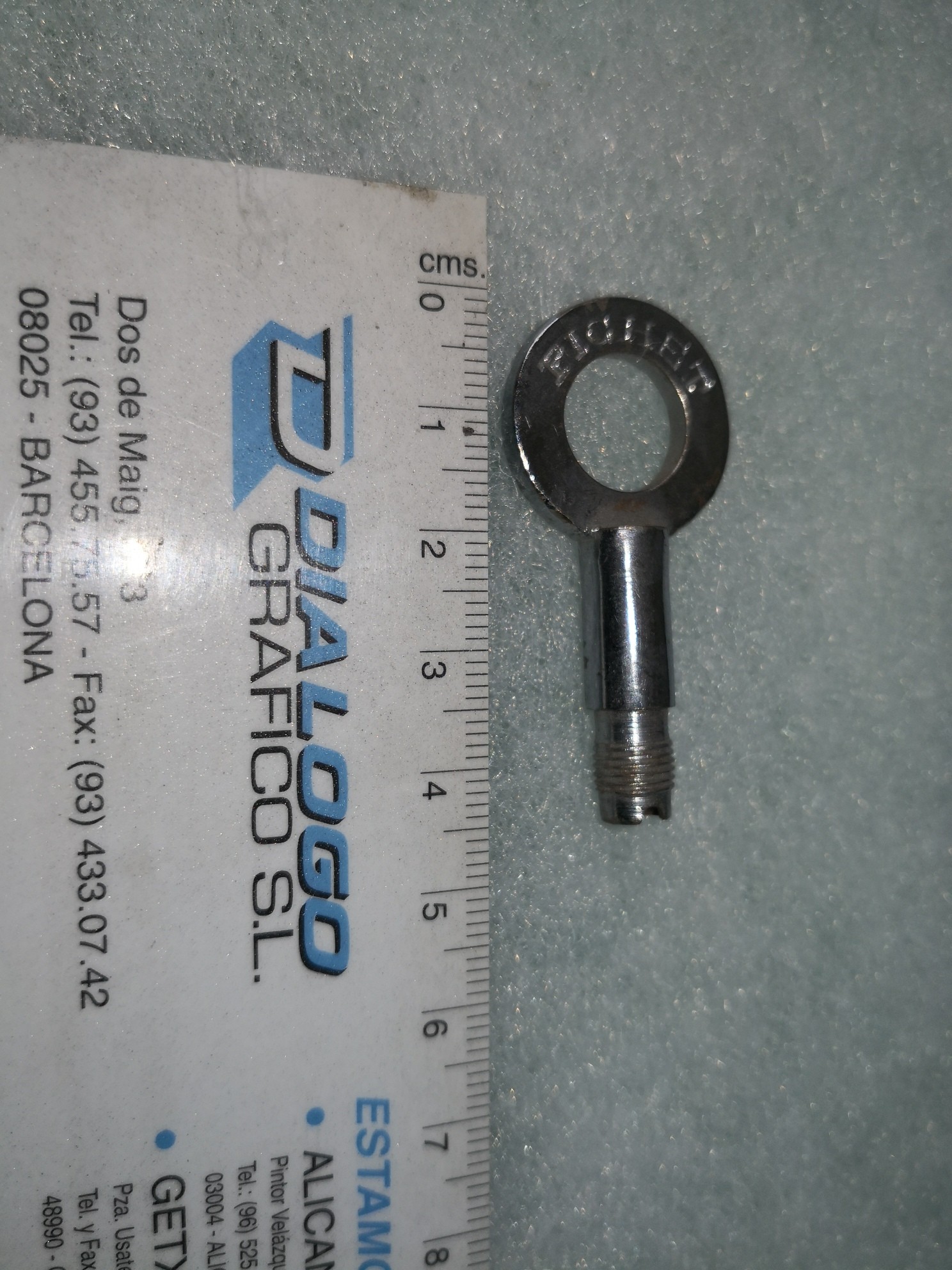 PORTALLAVES DESMONTABLES ROSCA Y PUNTA