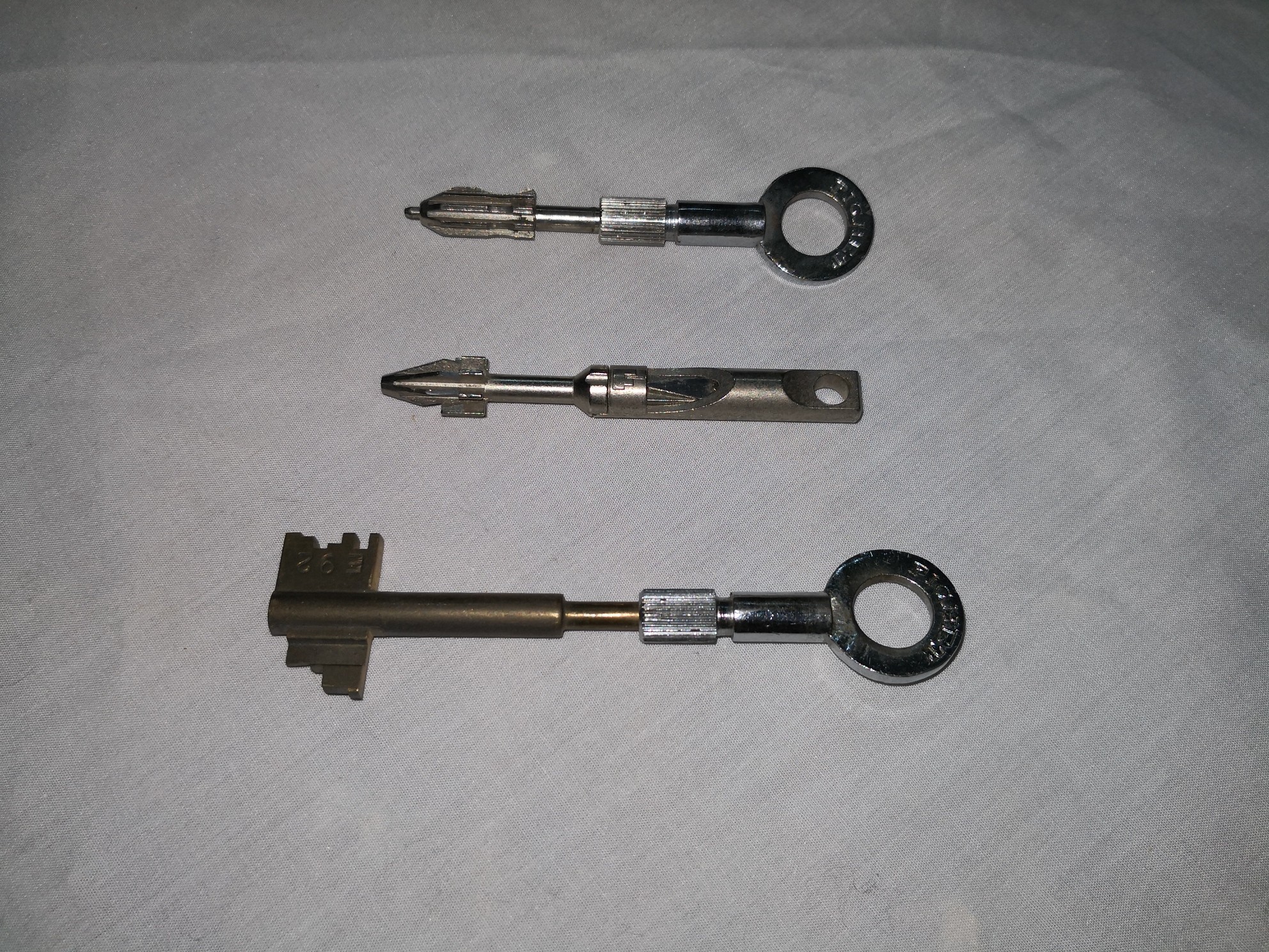 PORTALLAVES DESMONTABLES ROSCA Y PUNTA