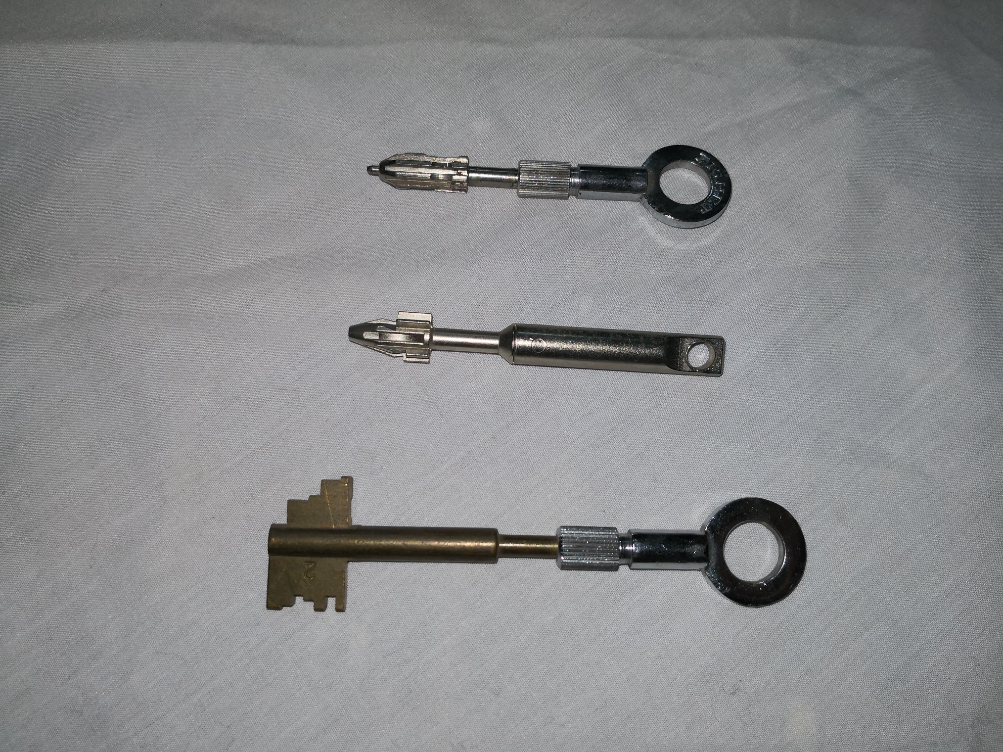 PORTALLAVES DESMONTABLES ROSCA Y PUNTA