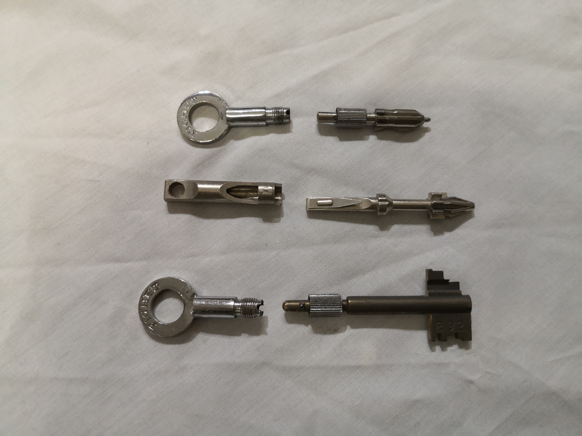 PORTALLAVES DESMONTABLES ROSCA Y PUNTA