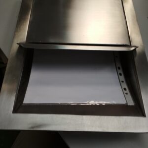 PASAMONEDAS CON TAPA / PASADOCUMENTOS GRANDE PARA EMPOTRAR. FABRICADO EN ACERO INOXIDABLE