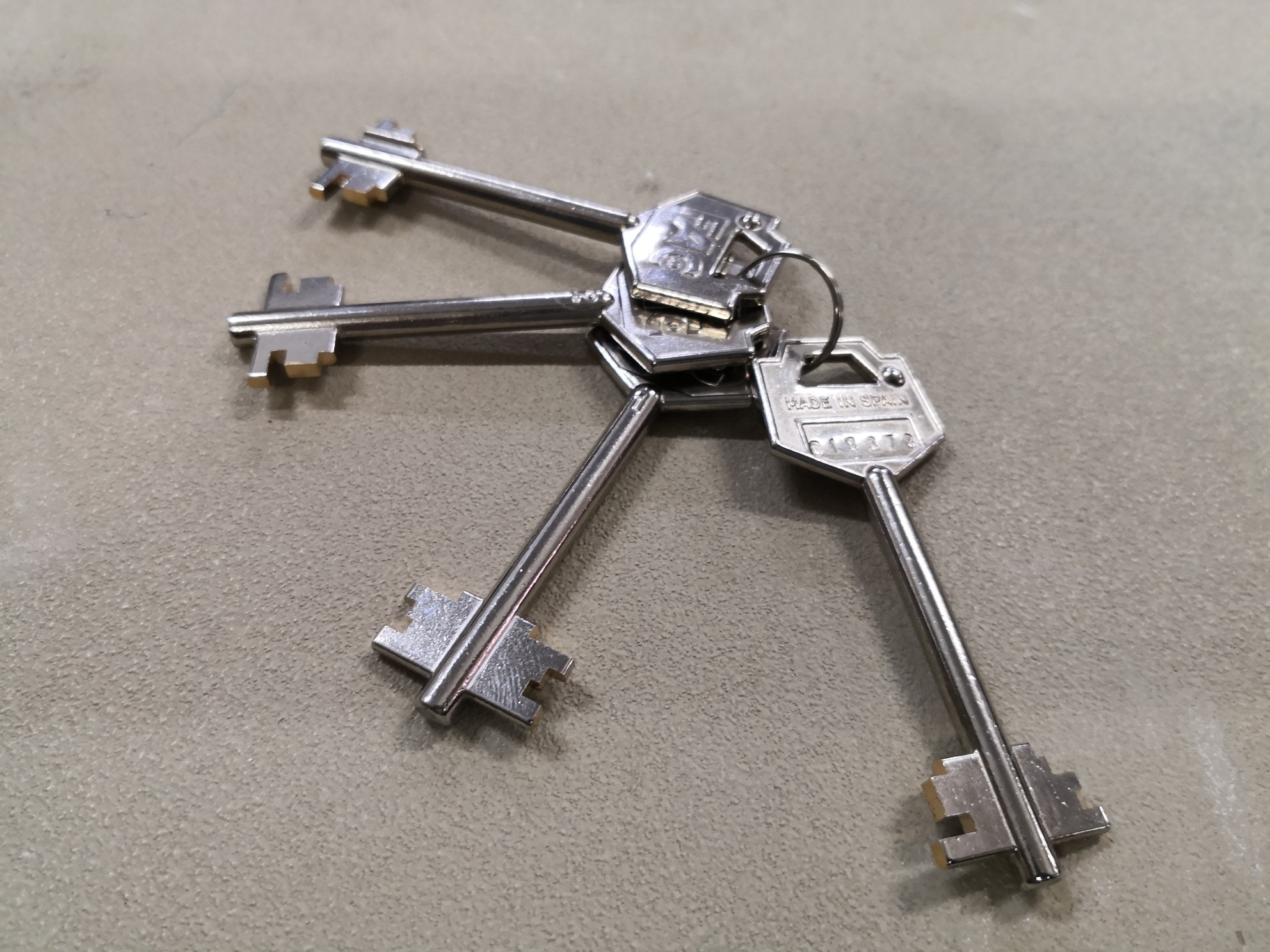 JUEGO COPIAS DE LLAVES PARA CAJAS FAC