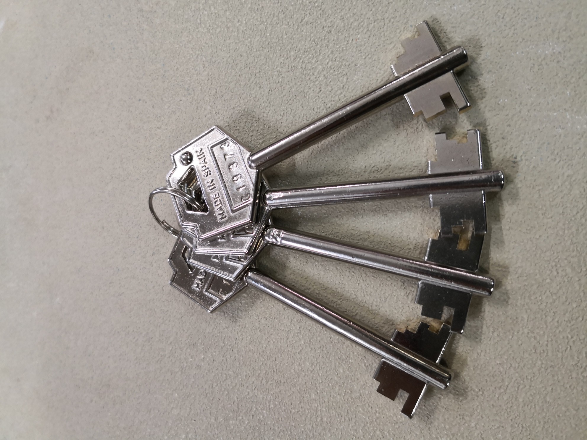 JUEGO COPIAS DE LLAVES PARA CAJAS FAC