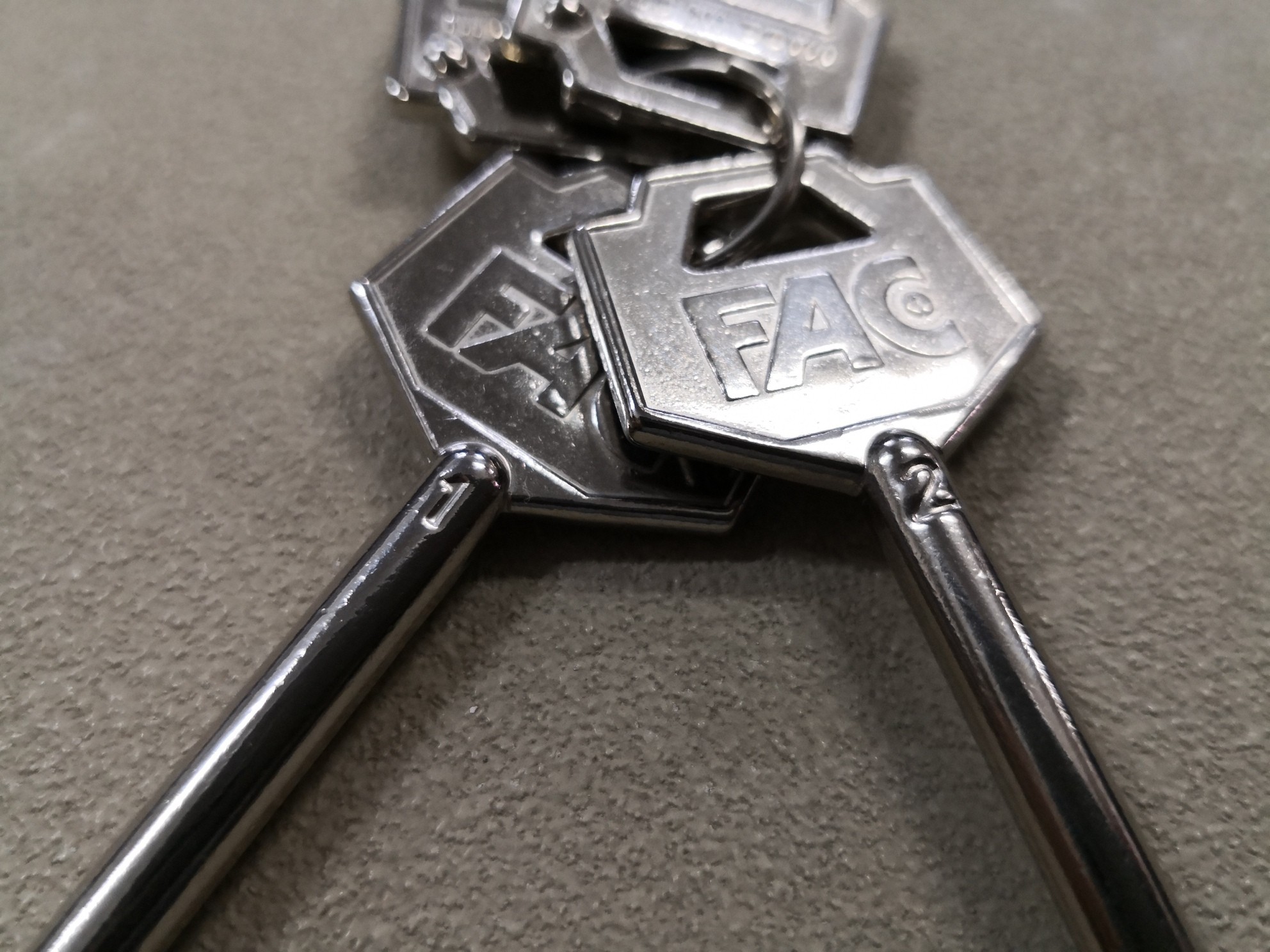 JUEGO COPIAS DE LLAVES PARA CAJAS FAC