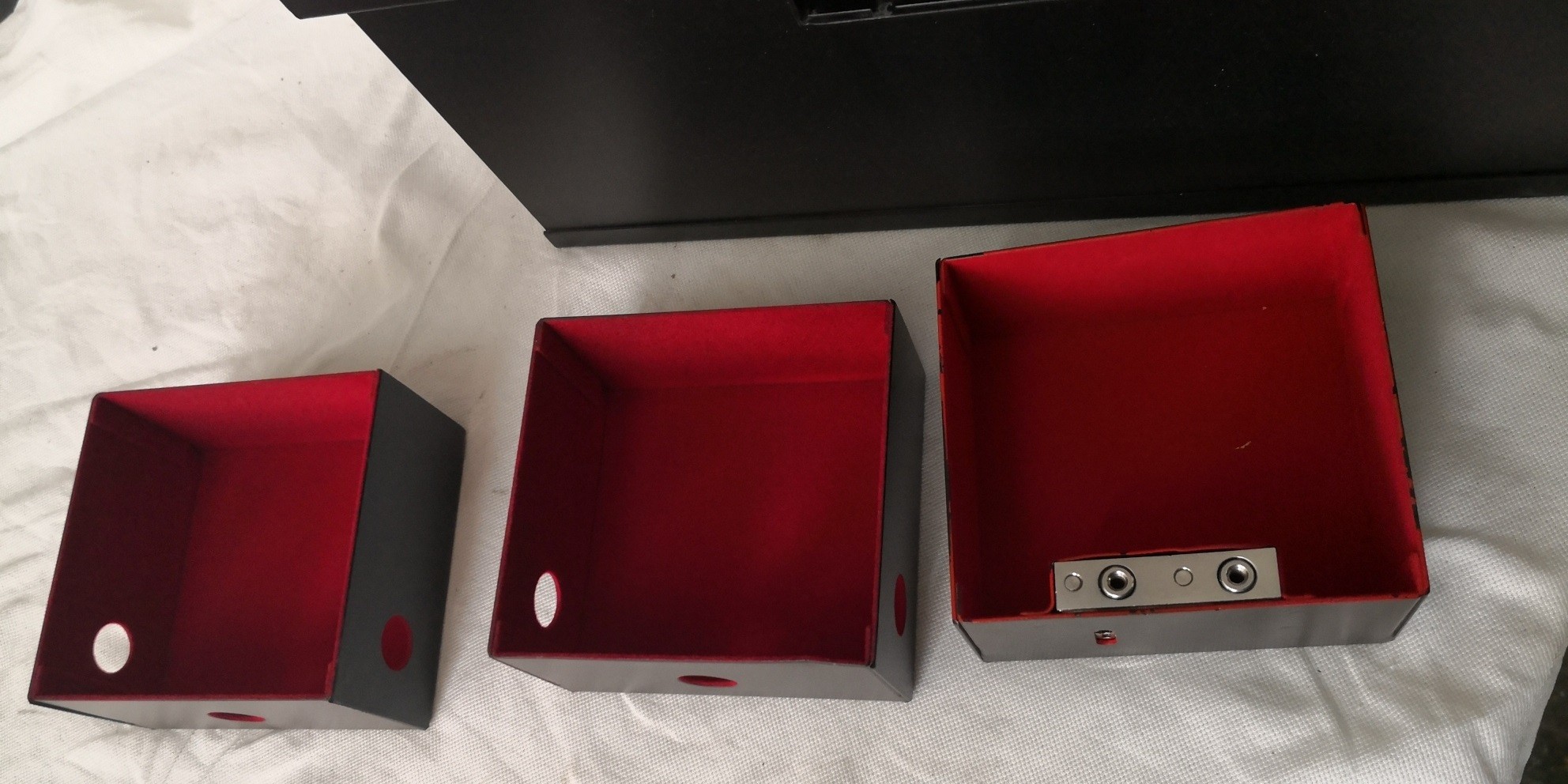 CAJAS PARA JOYAS DE LA CAJA FUERTE OCULTA CON ENCHUFES KAUDALYTA