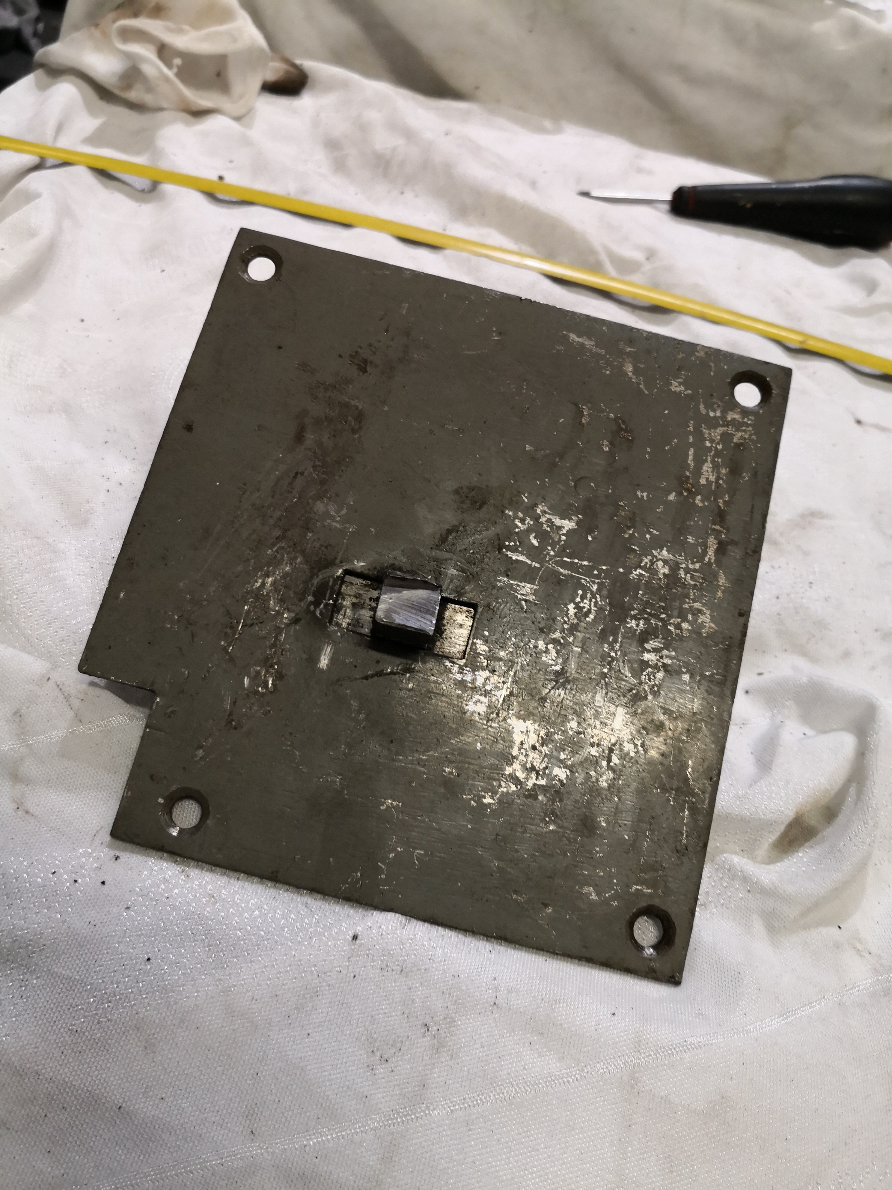 CERRADURA EMBUTIDA PARA CAJA FUERTE ANTIGUA