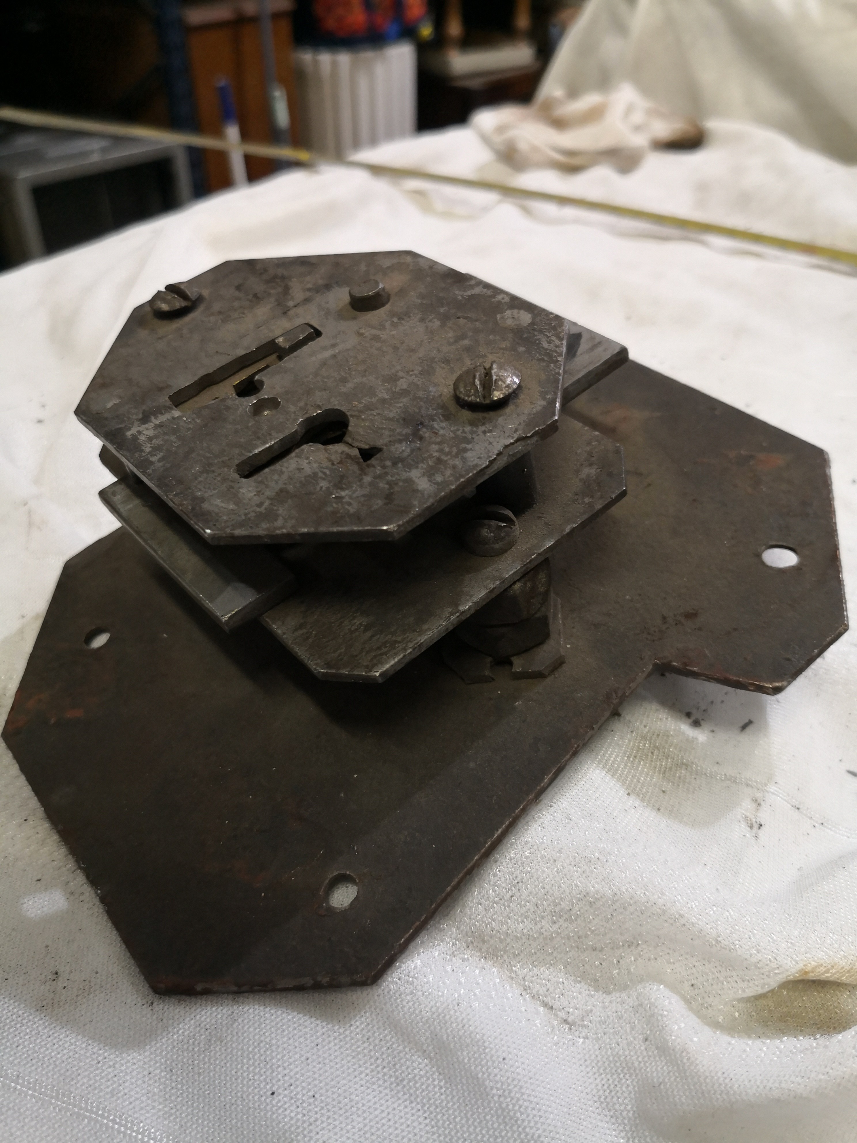 CERRADURA EMBUTIDA PARA CAJA FUERTE ANTIGUA 2