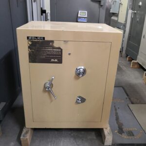 Caja fuerte Soler 70de segunda mano. Blindada. Medidas 710x610x450 mm. Peso 325 kg. Capacidad 90 litros.