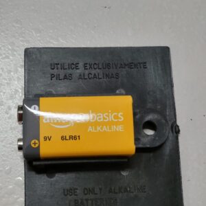 TAPA SOPORTE PORTAPILAS 9 V CUADRADA