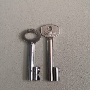 REPARACION  Y COPIAS DE LLAVES CAJA  FUERTE  ARISO